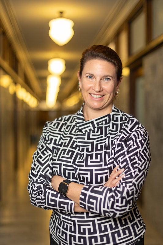 Step 2 — Meet Liz Moore, PMHNP, UCSF graduate and board-certified Psychiatric Nurse Practitioner